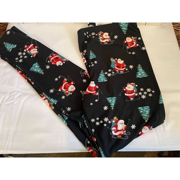So Mid Rise Comfy Christmas Leggings Santa Skiing Size Large-NWT - Picture 4 of 11